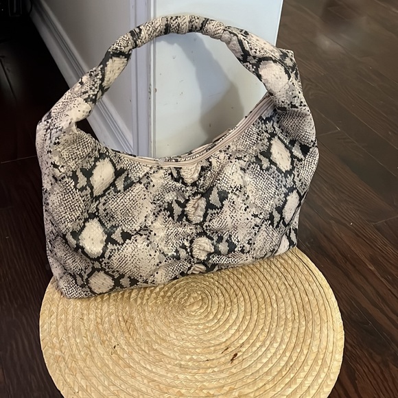 Y2K Animal Print Baguette Hand Bag - Picture 4 of 14